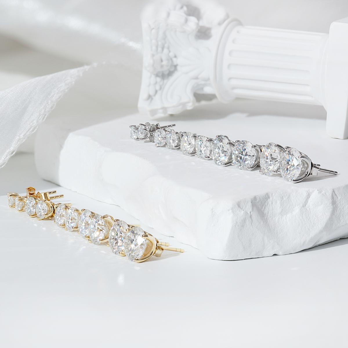 Pendientes de botón solitario de cuatro garras chapados en oro de 14K con moissanita cultivada en laboratorio y plata de ley S925. Oferta especial de último día: ¡Ahorra un enorme 90%! 🔥